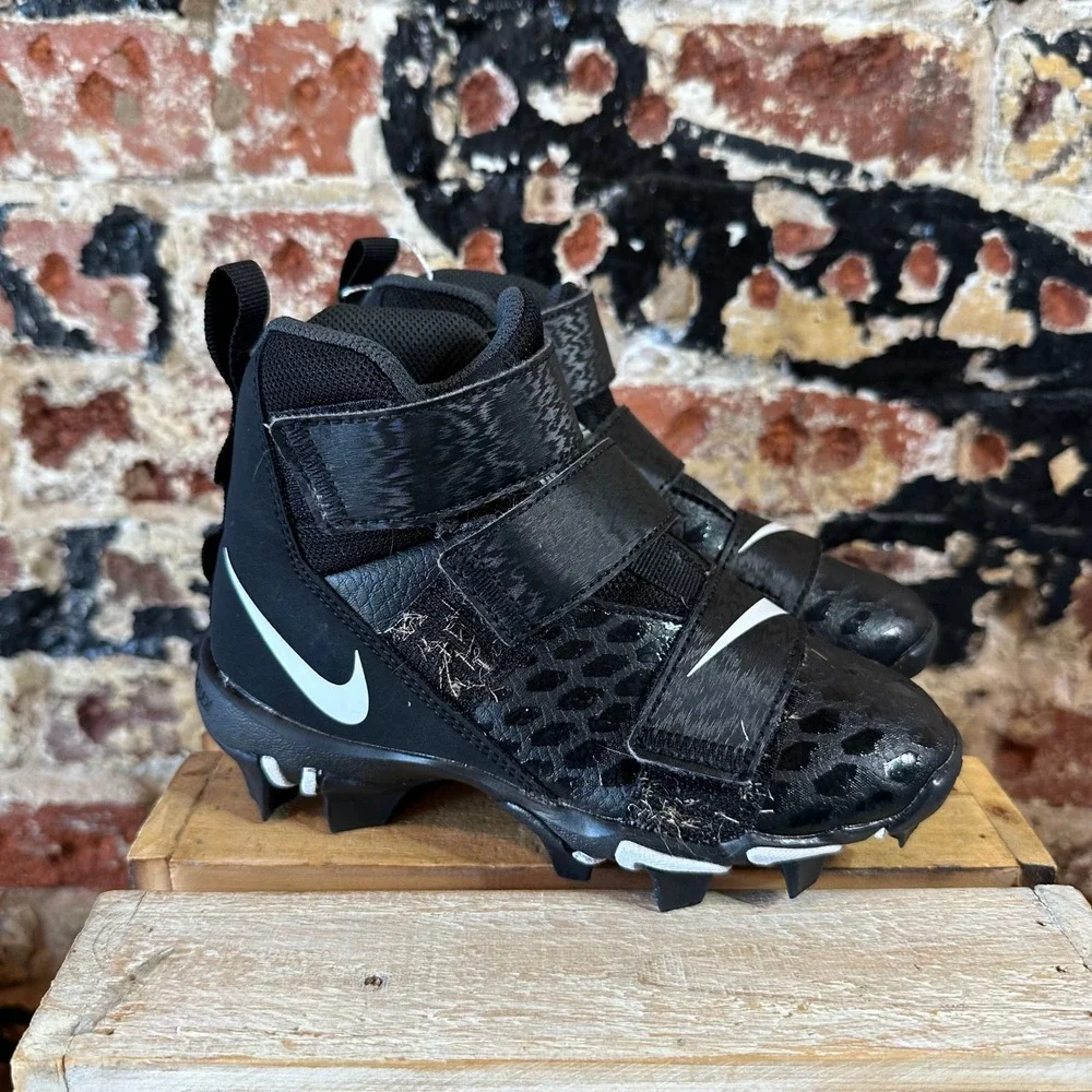 Nike Force Savage Shark 2 Cleats Shoes Youth Size 12C Black Football AQ7723-001